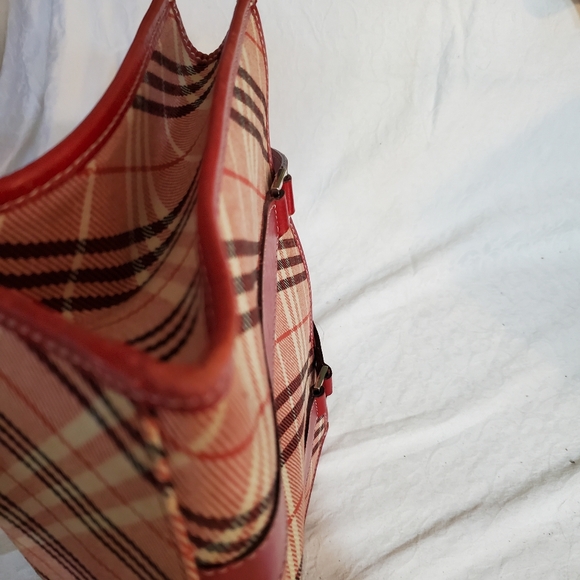 Burberry Tote. Blue Label. Red/Cream Novacheck Pattern. - Picture 9 of 12